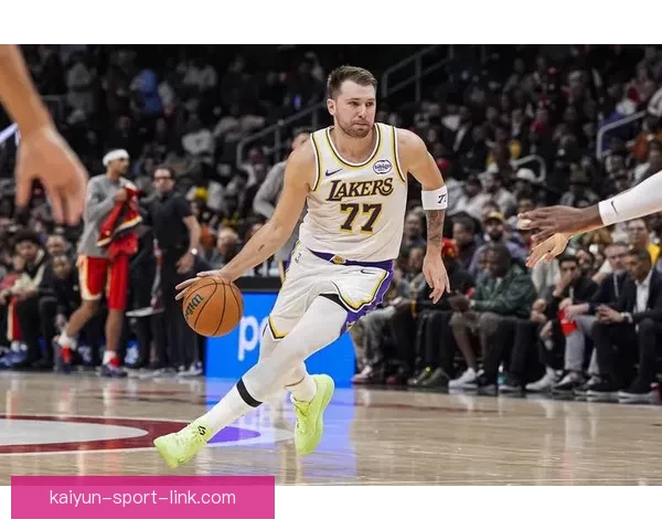 詹姆斯创NBA新纪录 东契奇42分助力刷新队史第一人